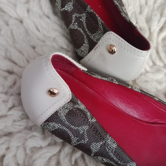 Signature Coach  flats - Picture 4 of 14